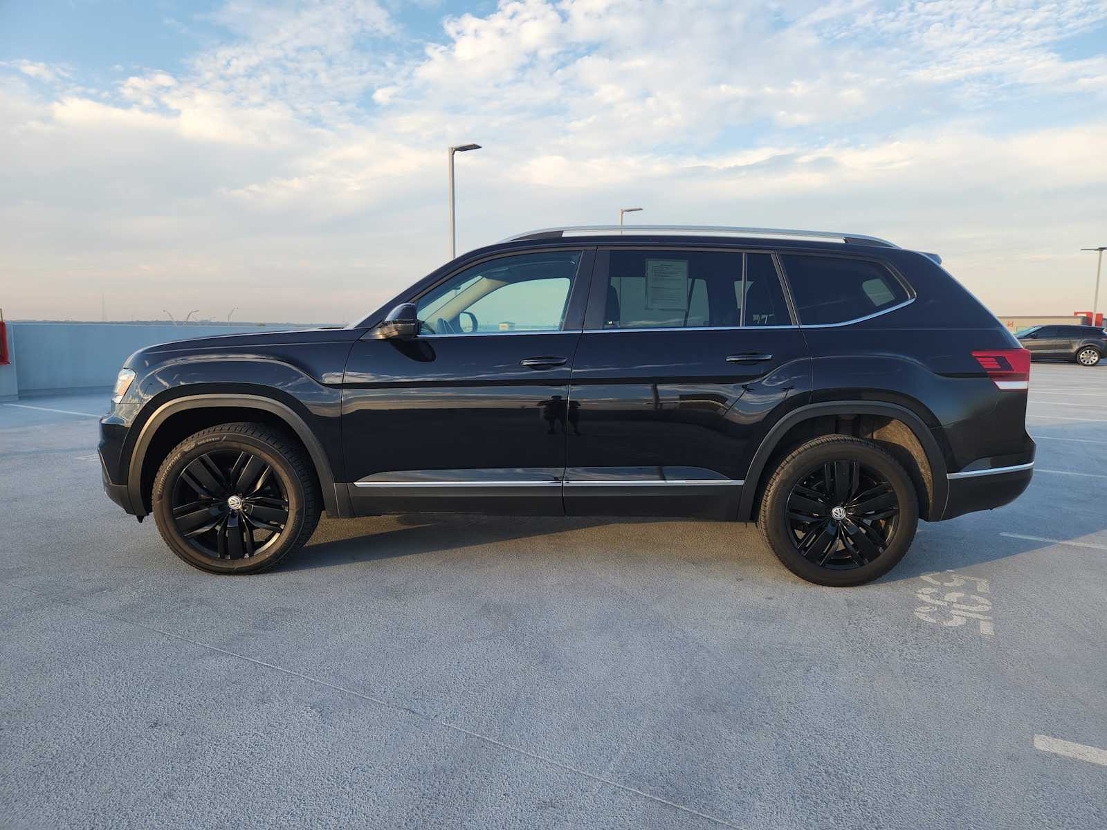 2019 Volkswagen Atlas V6 SEL photo 3