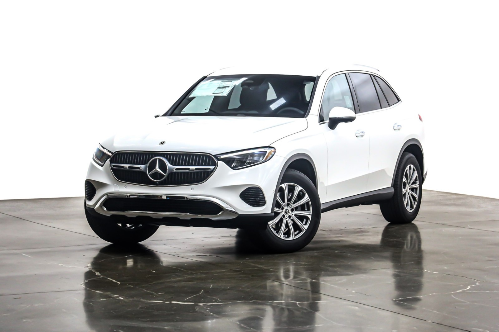 2026 Mercedes-Benz GLC Base's photo
