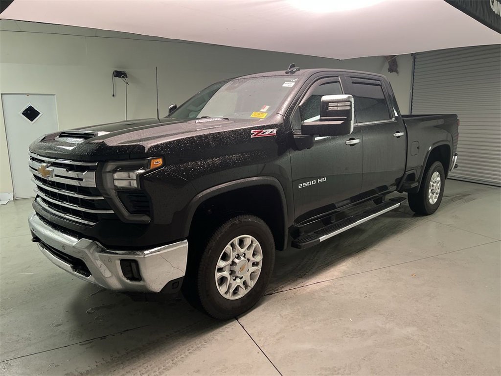 2024 Chevrolet Silverado LTZ photo 4