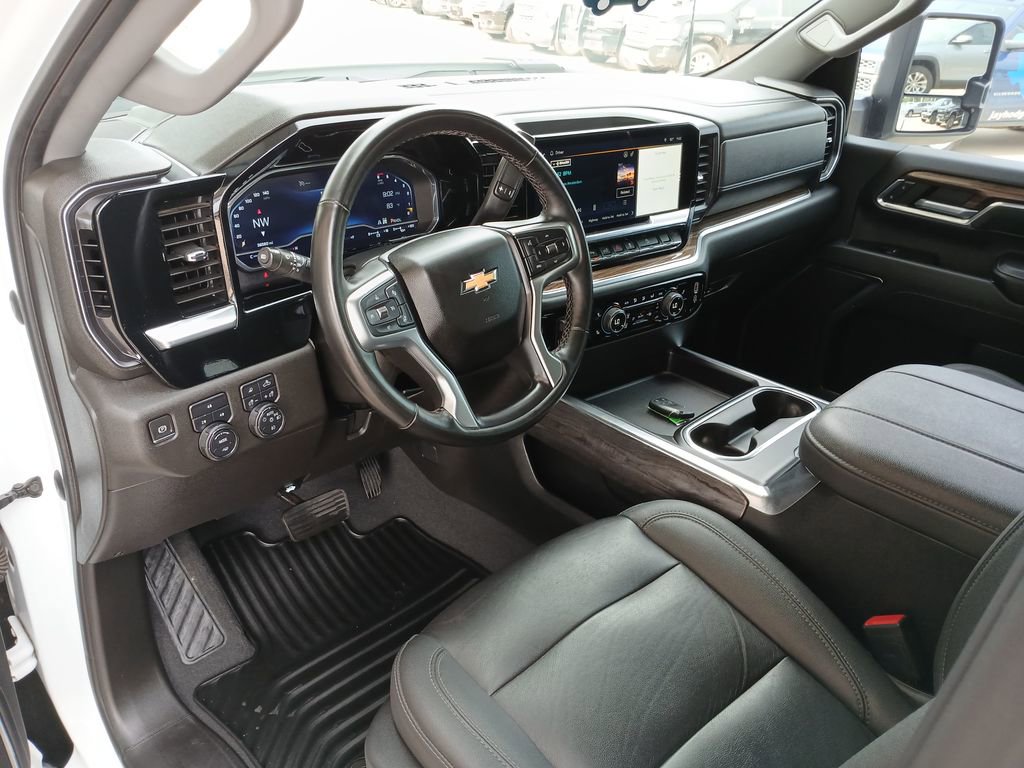 2024 Chevrolet Silverado 2500HD LT photo 9