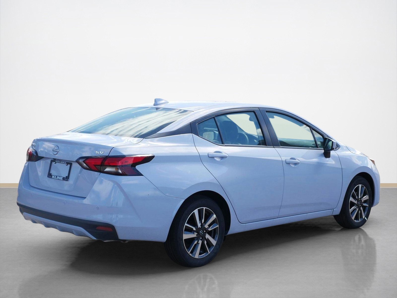 2025 Nissan Versa 1.6 SV photo 2