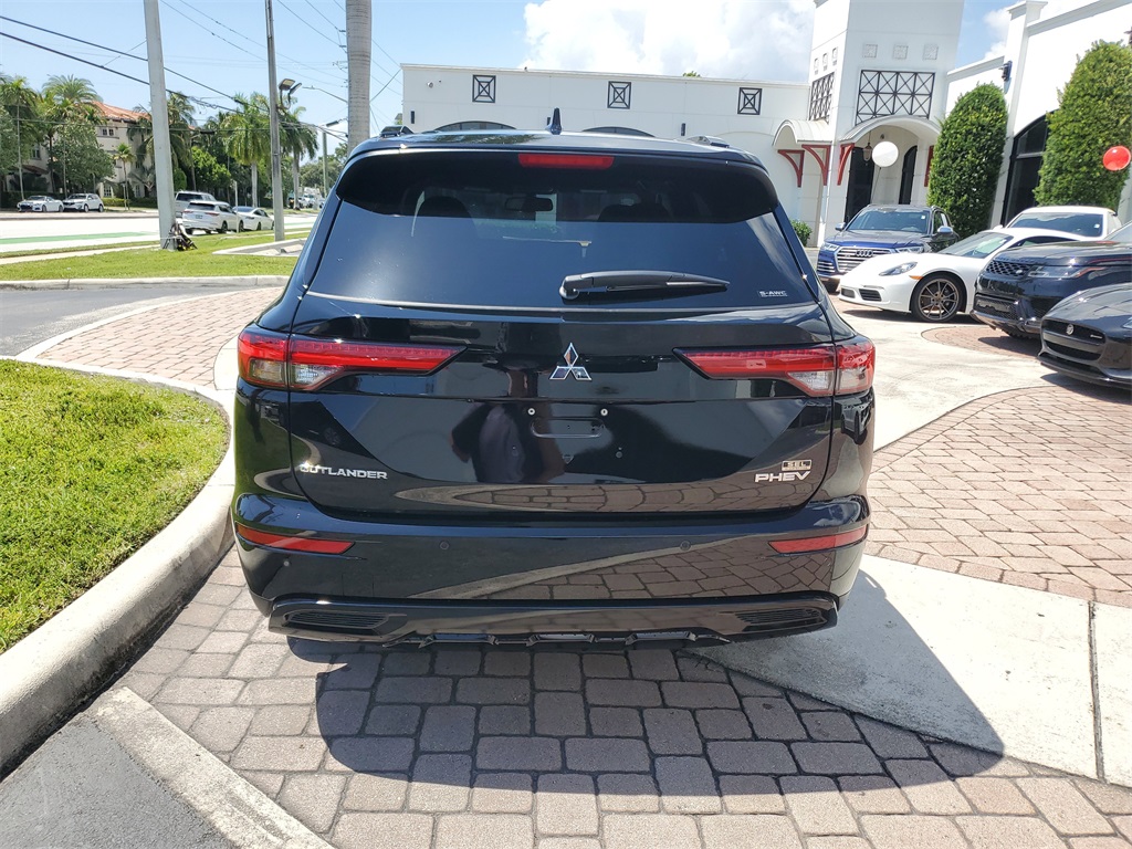 2025 Mitsubishi Outlander PHEV SEL Black Edition photo 4