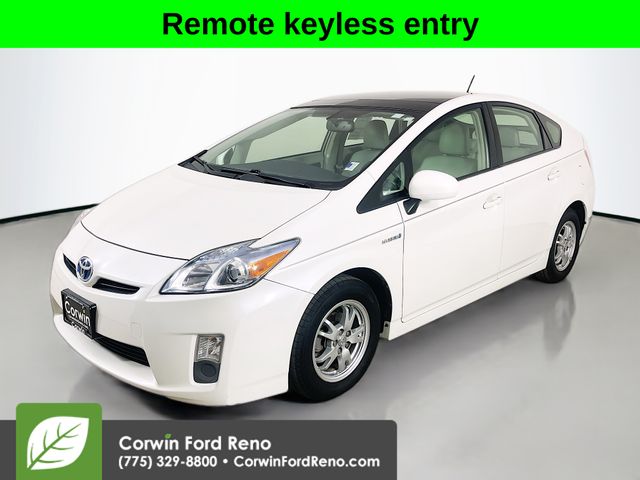2010 Toyota Prius Four photo 3