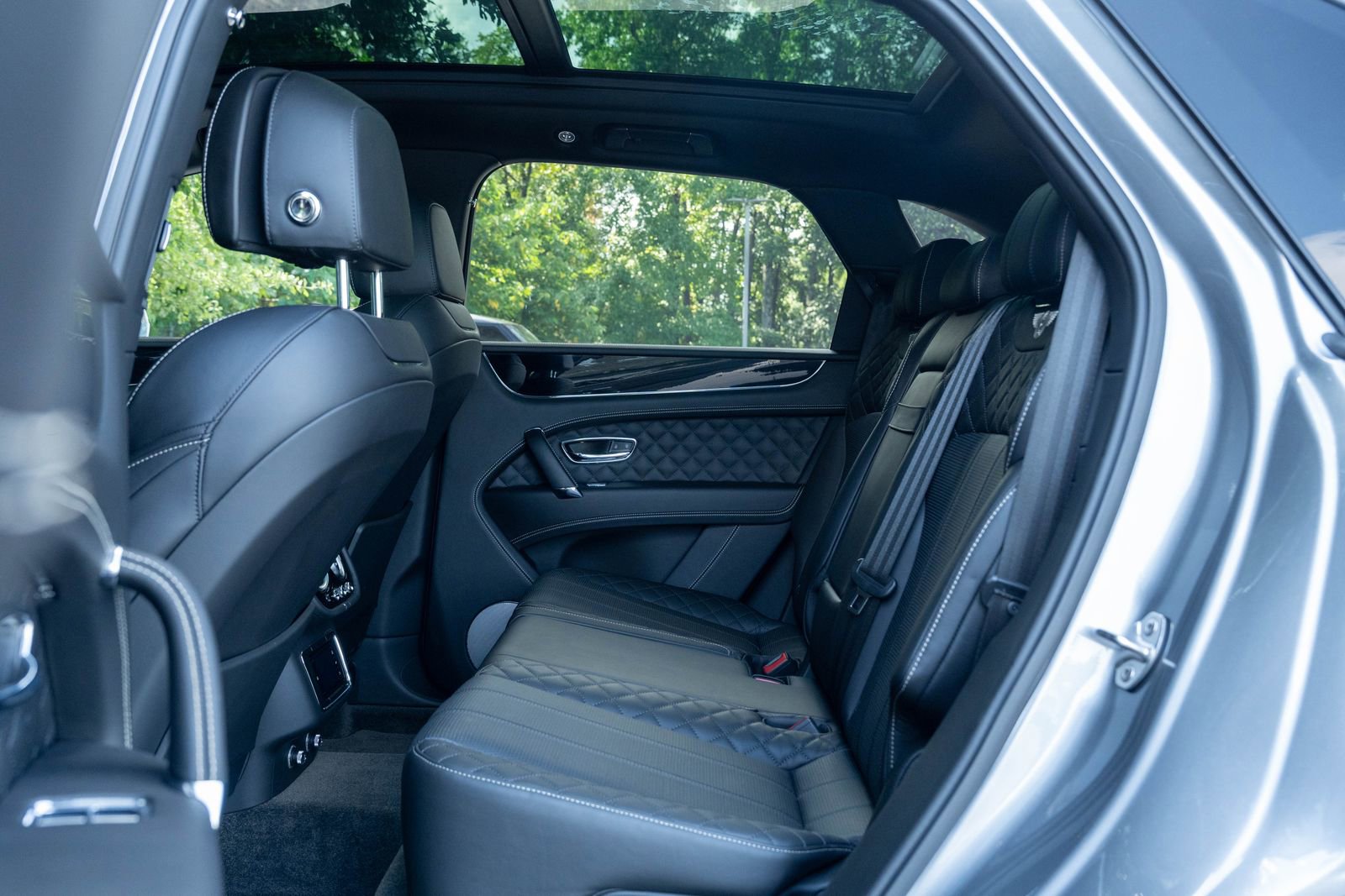 2017 Bentley Bentayga W12 photo 28