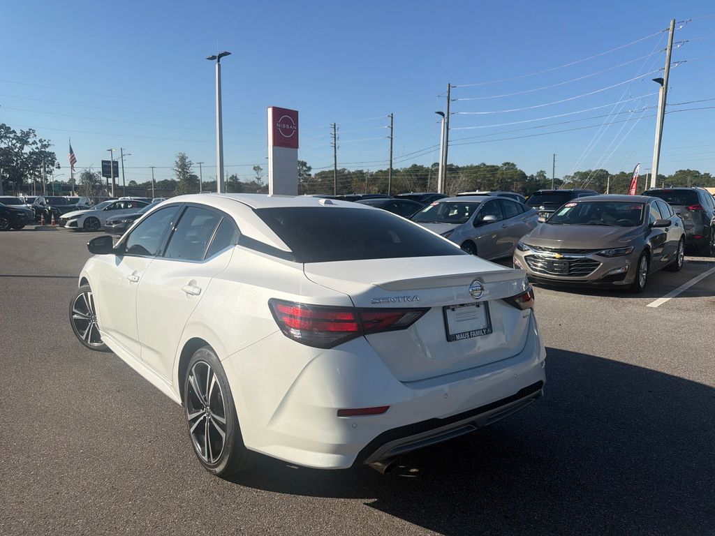 2023 Nissan Sentra SR photo 3