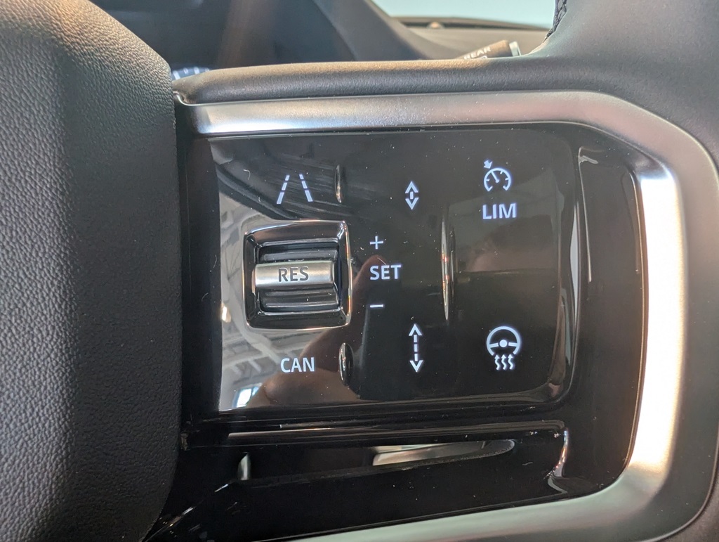 2025 Land Rover Discovery Sport S photo 17