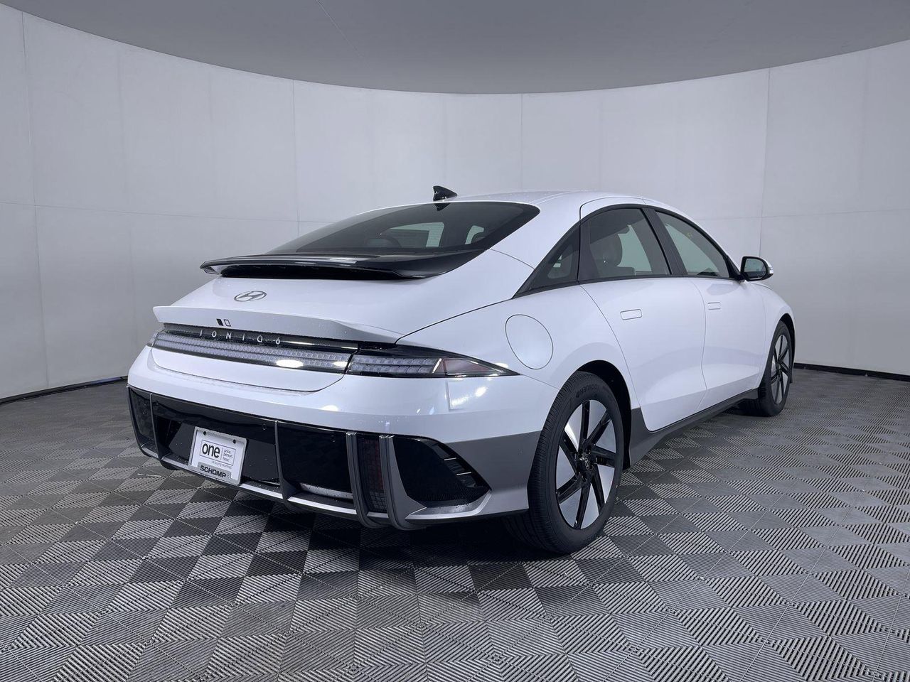 2025 Hyundai Ioniq 6 SE photo 5
