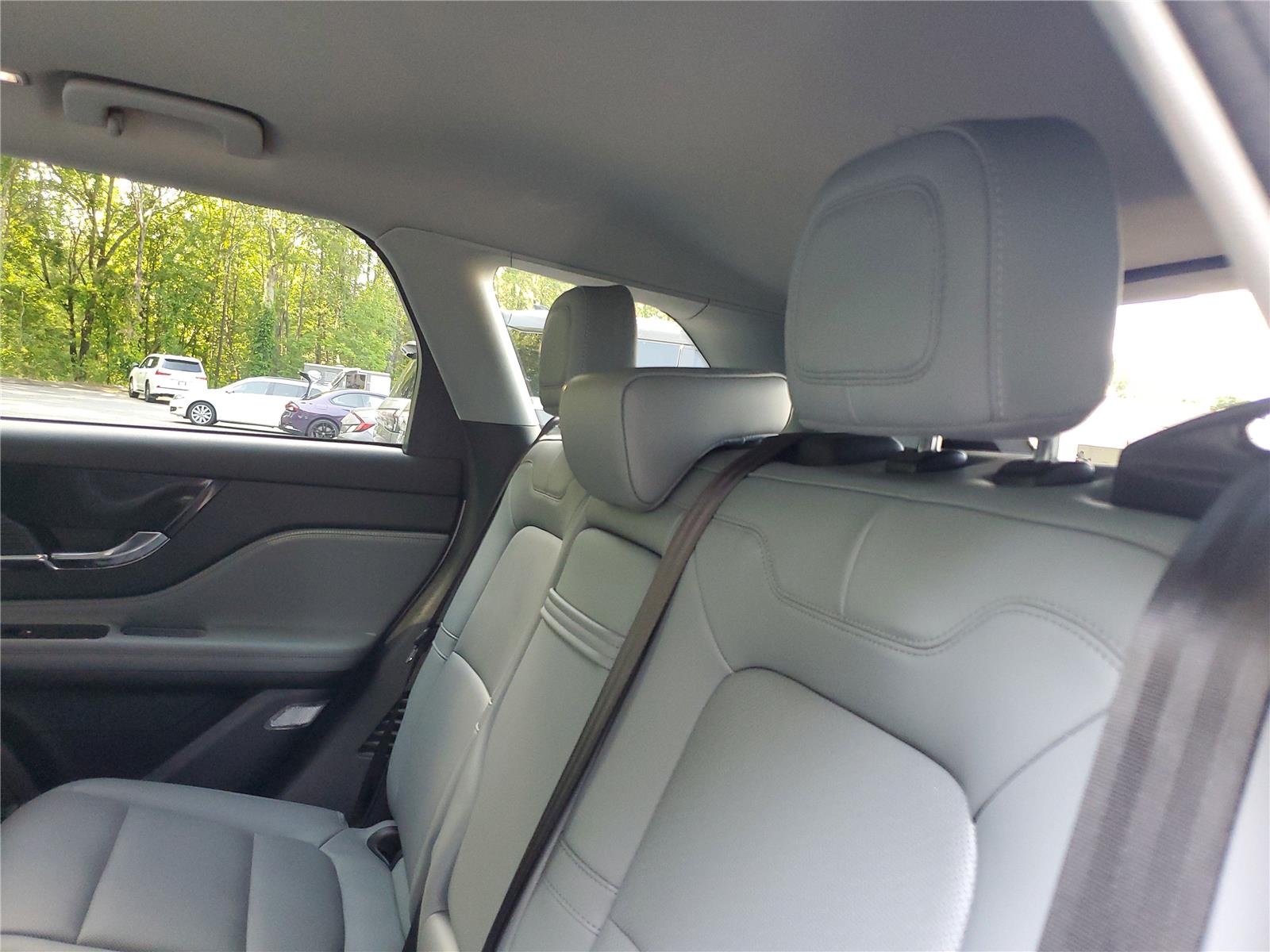 2022 Lincoln Corsair Standard photo 9