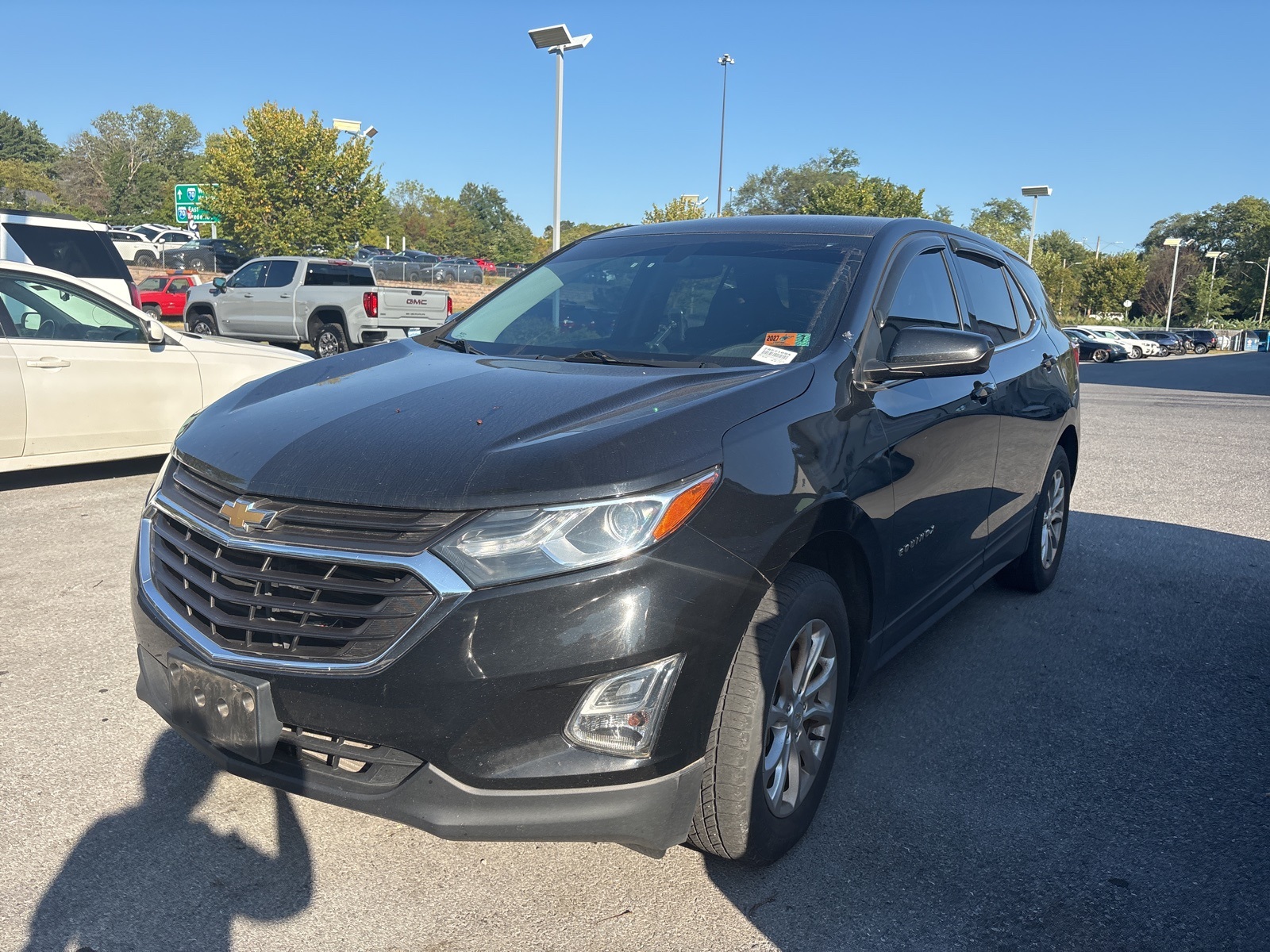 2018 Chevrolet Equinox LT photo 2