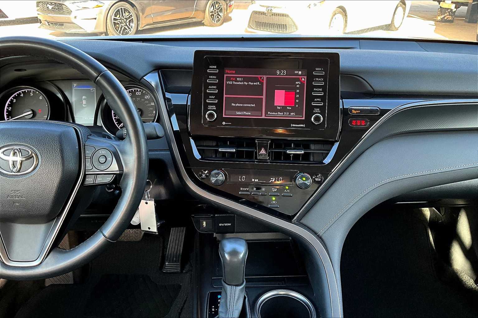 2024 Toyota Camry SE photo 7