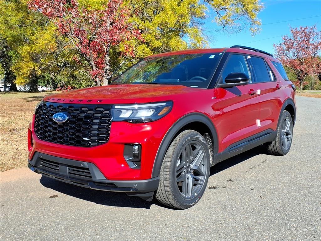 2026 Ford Explorer ST-LINE's photo