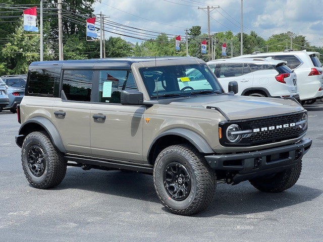 2025 Ford Bronco Badlands photo 2