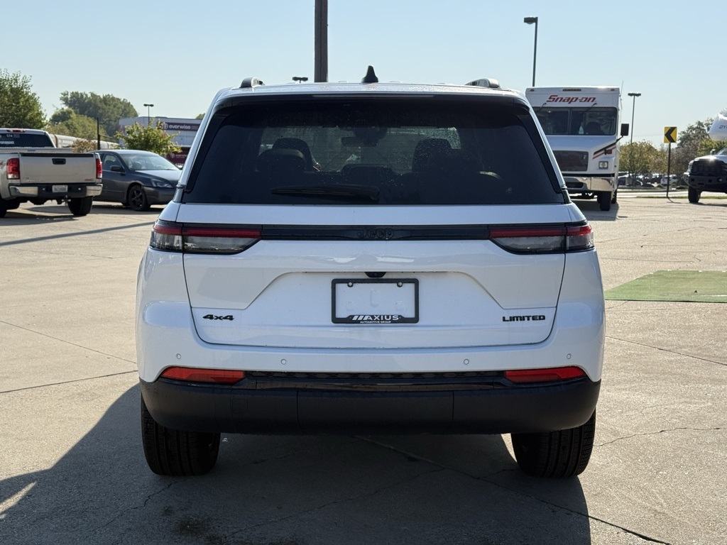 2025 Jeep Grand Cherokee Limited photo 4