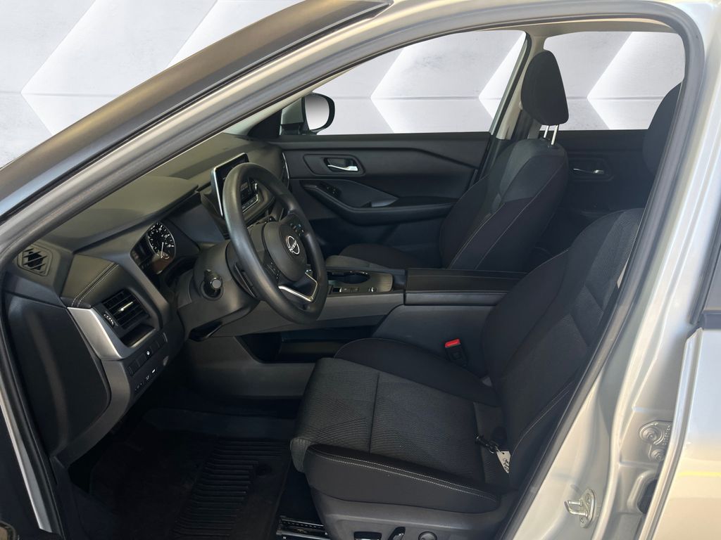 2024 Nissan Rogue SV photo 7
