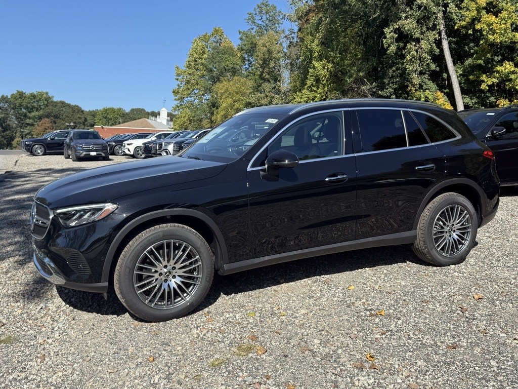 2026 Mercedes Benz GLC 300 4MATIC photo 4