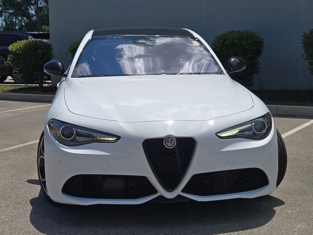 2023 Alfa Romeo Giulia Ti photo 5