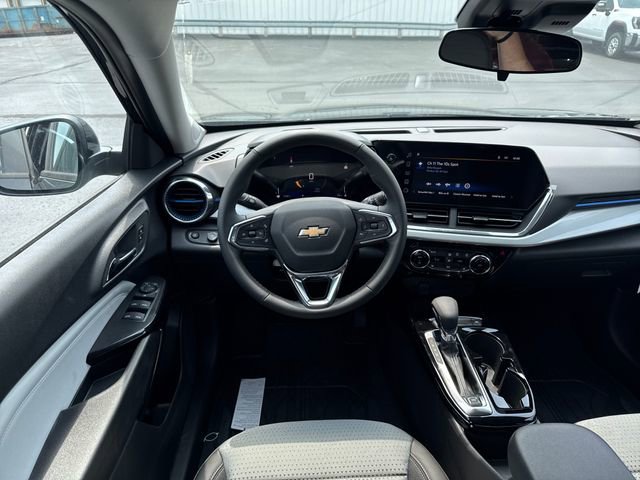 2025 Chevrolet Trax LT photo 11