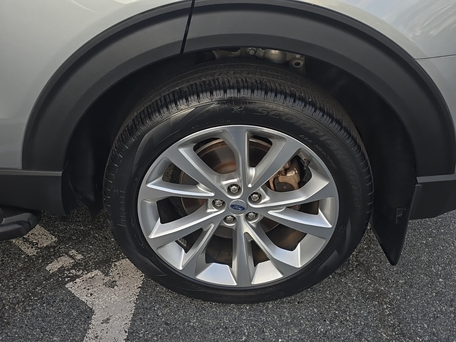 2022 Ford Explorer Hybrid Platinum photo 22