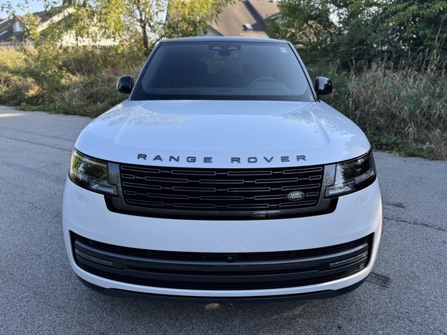 2024 Land Rover Range Rover SE photo 2