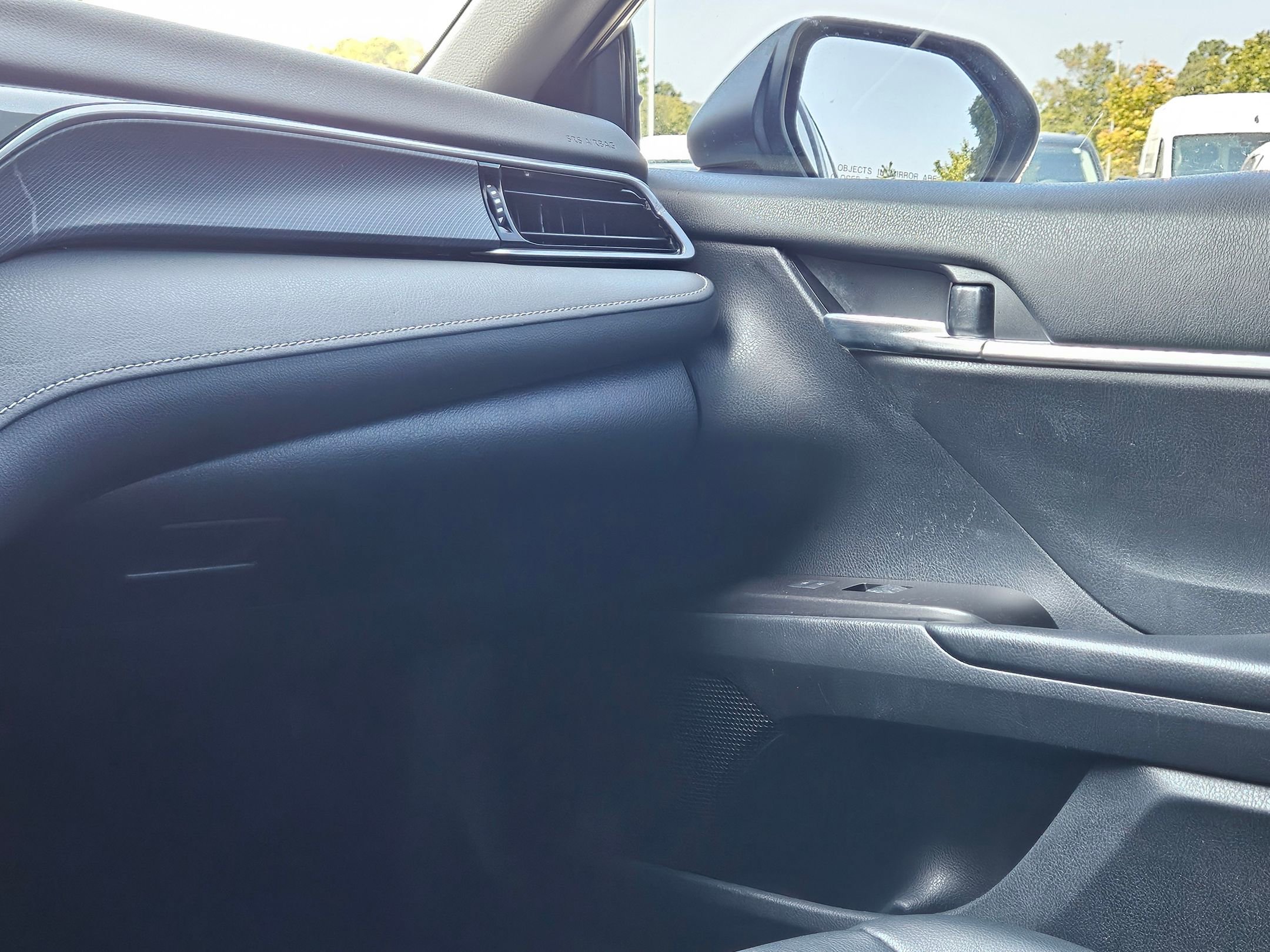 2023 Toyota Camry SE photo 8