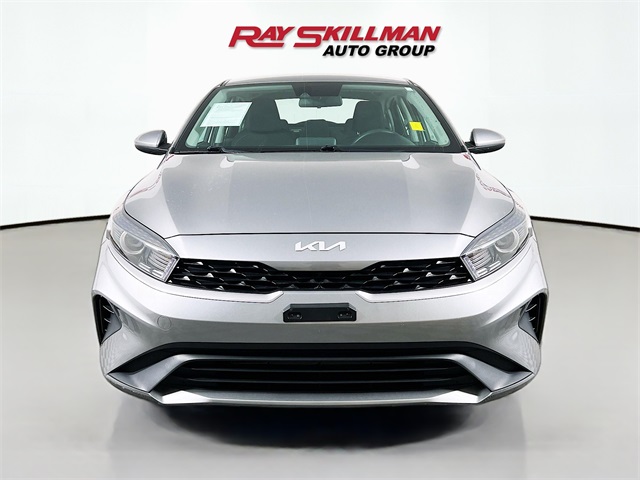 2023 Kia Forte LXS photo 2