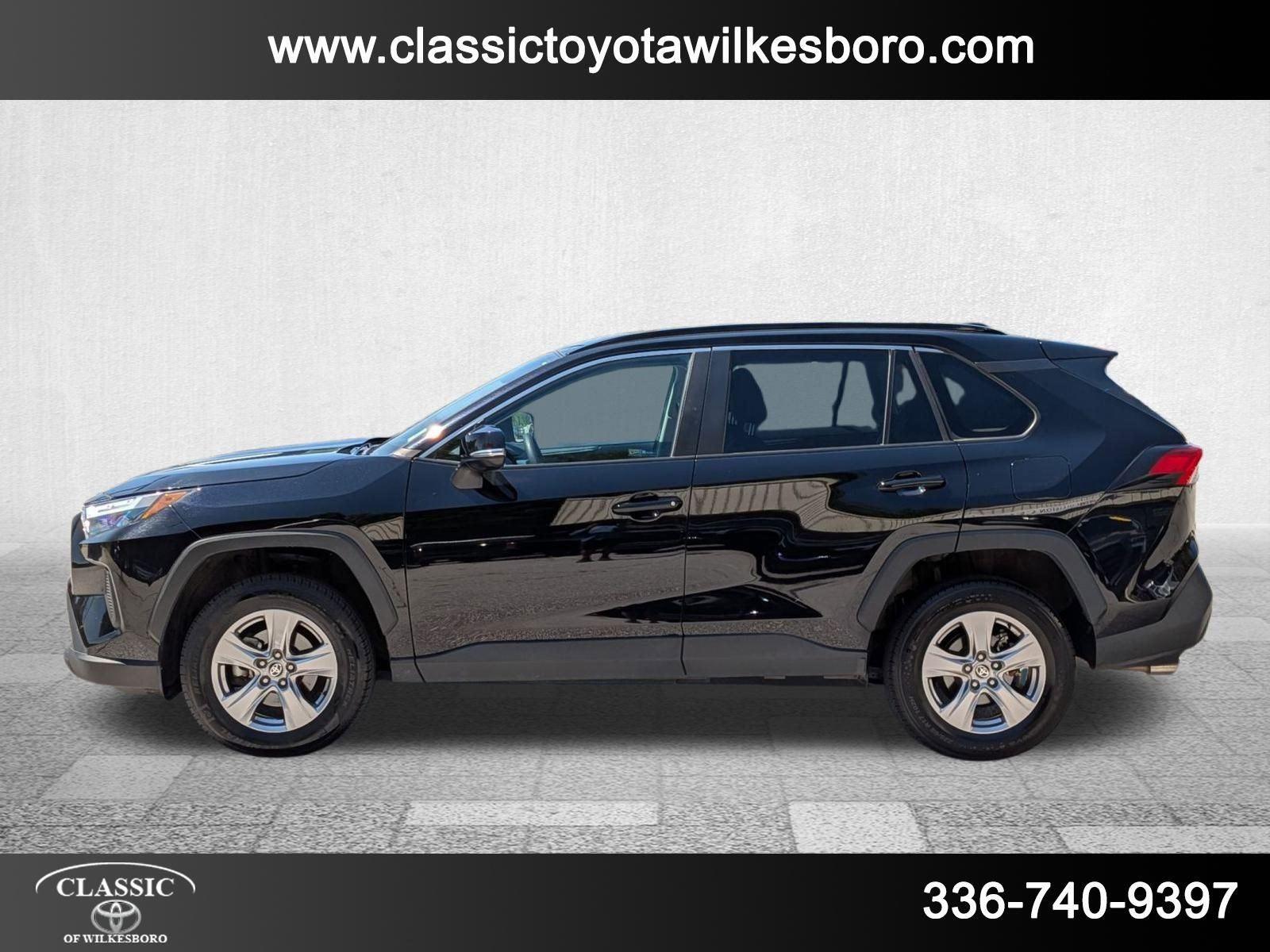 2023 Toyota RAV4 XLE photo 5