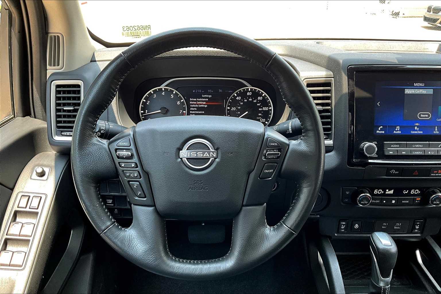 2024 Nissan Frontier SL photo 5