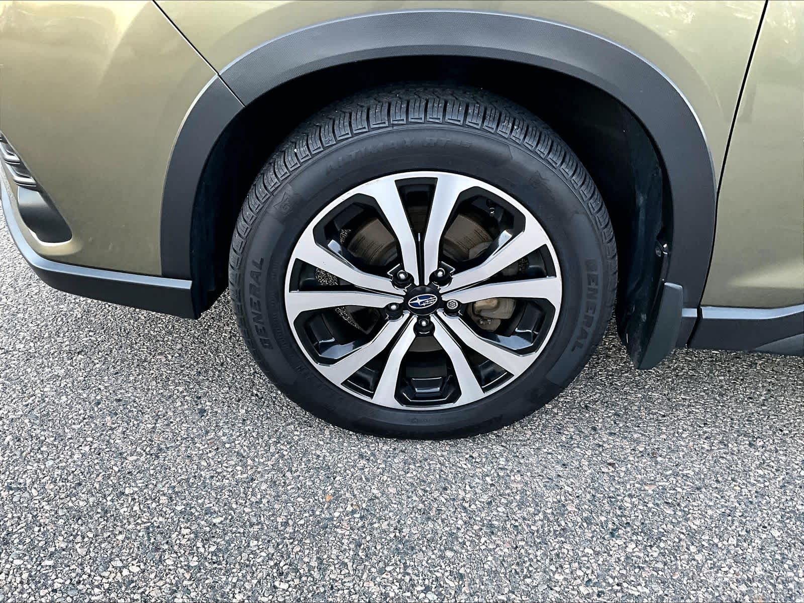 2022 Subaru Forester Limited photo 4