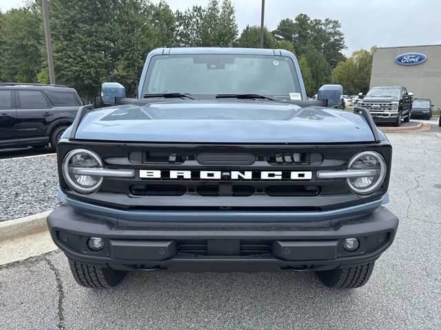 2025 Ford Bronco Outer Banks photo 4