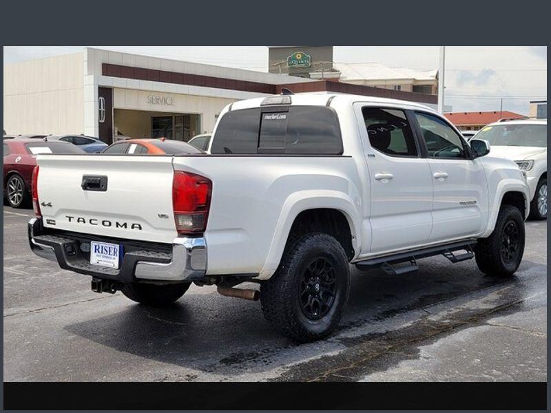 2019 Toyota Tacoma SR5 photo 3