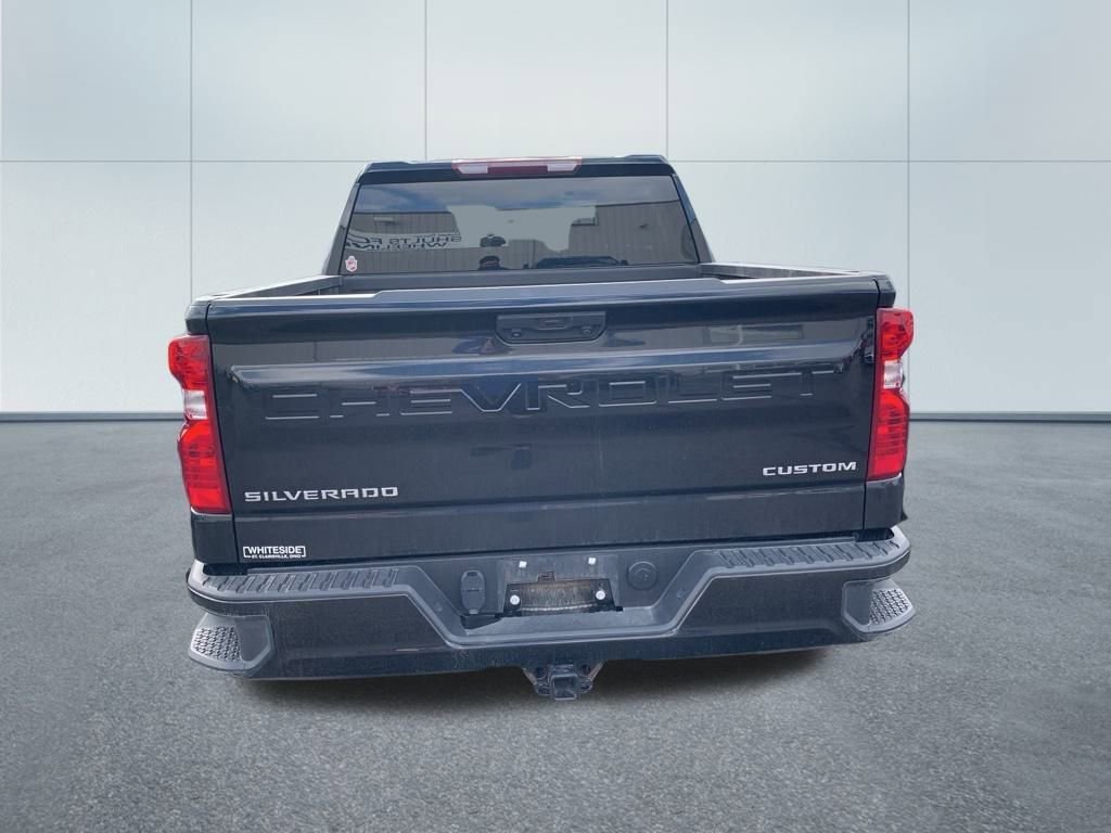 2022 Chevrolet Silverado 1500 Custom photo 3