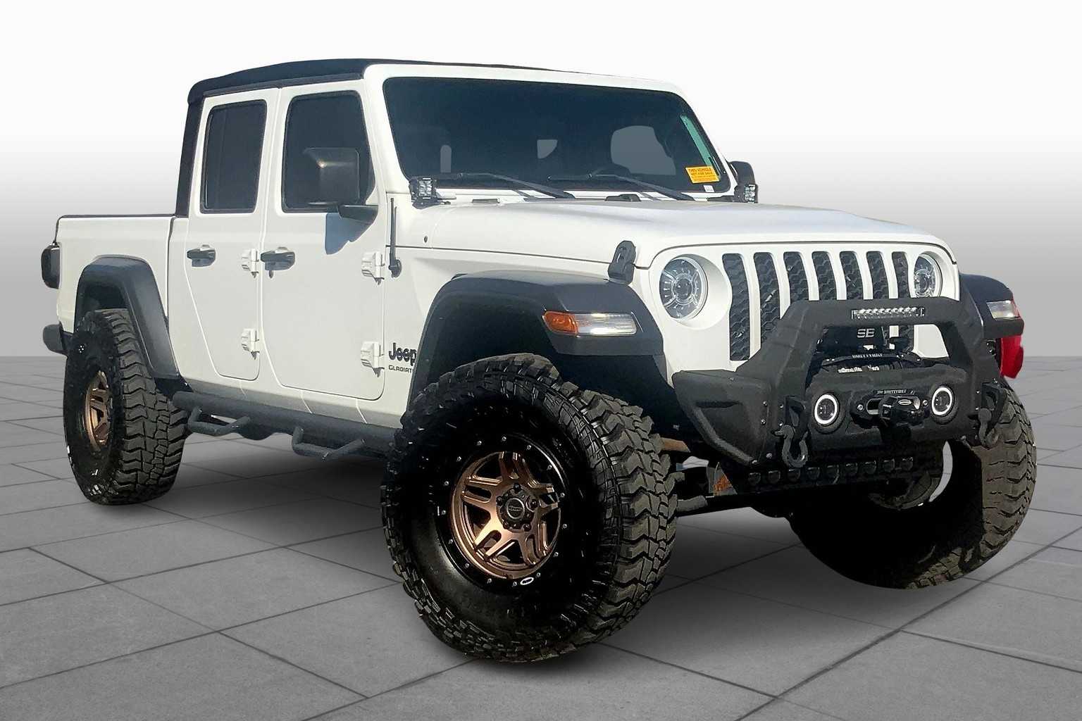 Used 2020 Jeep Gladiator Sport S with VIN 1C6HJTAG6LL131148 for sale in Kansas City
