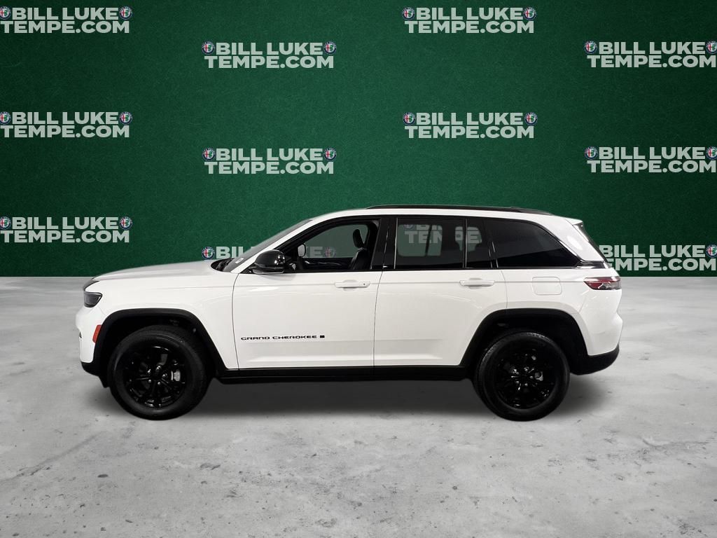 2023 Jeep Grand Cherokee Altitude photo 4