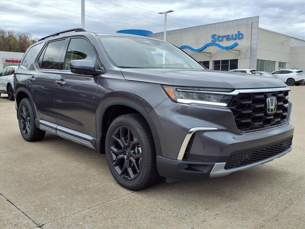 2025 Honda Pilot Touring's photo