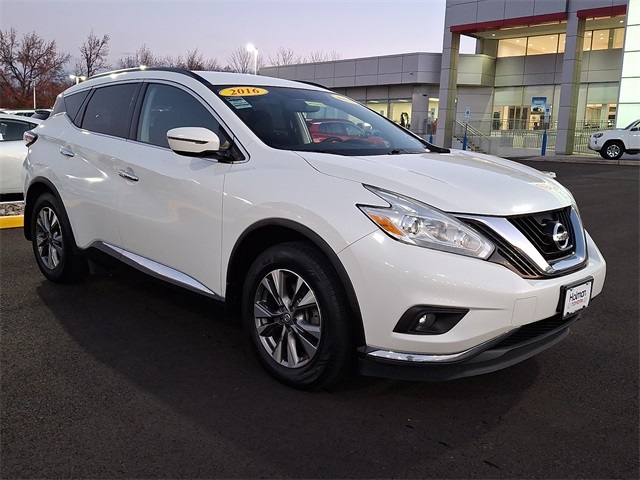 2016 Nissan Murano SV photo 2