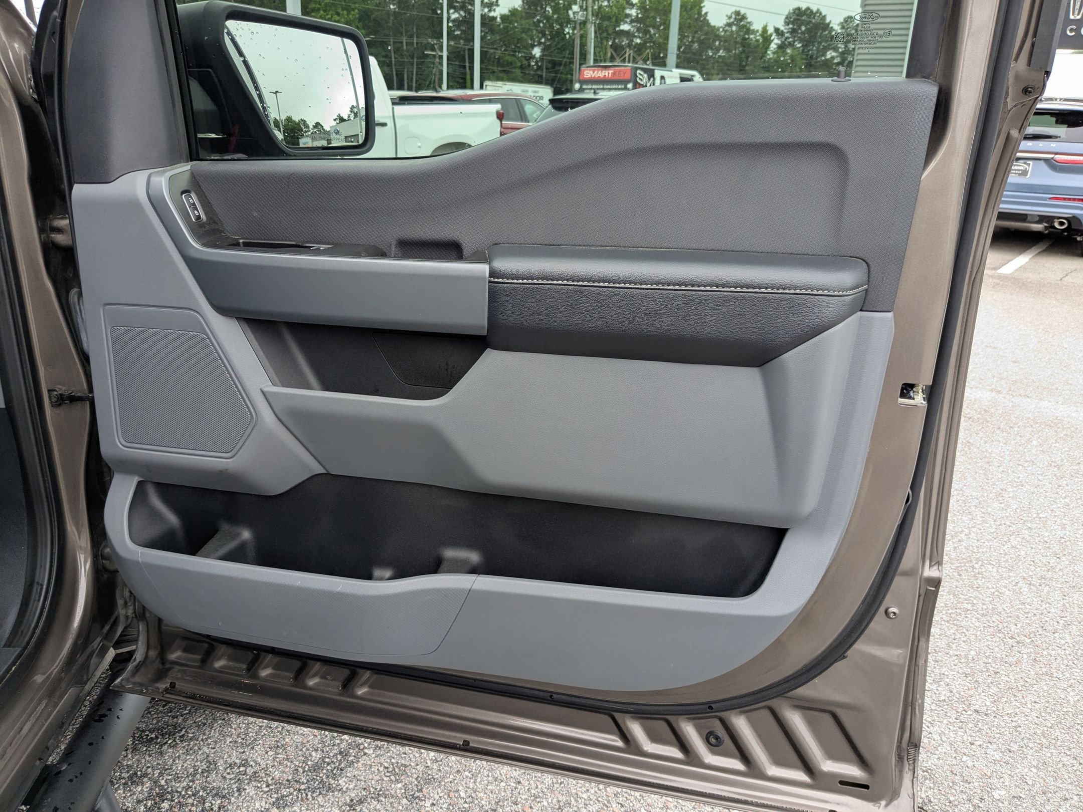 2023 Ford F-150 XLT photo 32