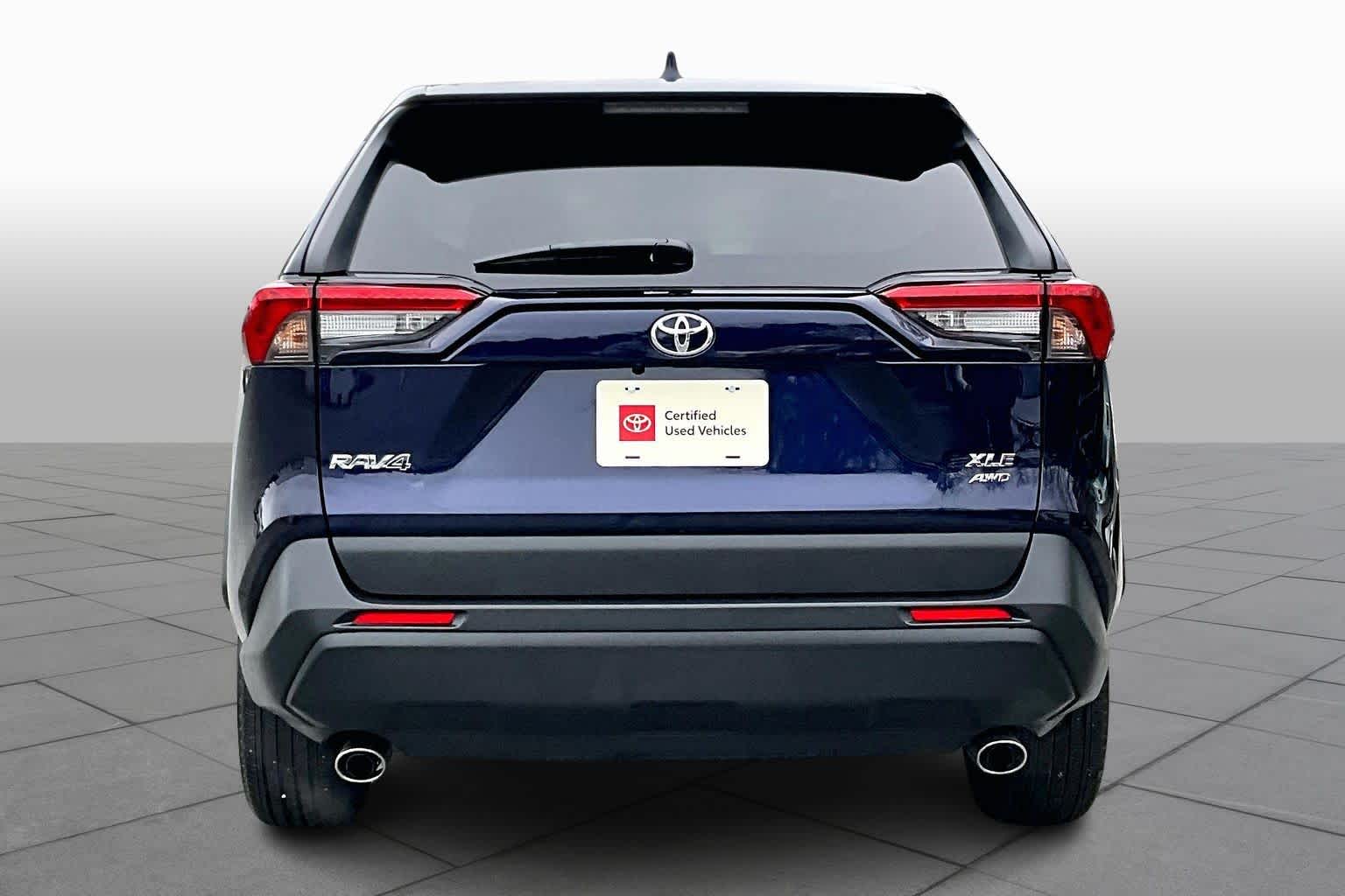 2023 Toyota RAV4 XLE photo 4