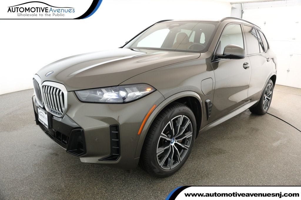 2024 BMW X5 50e's photo