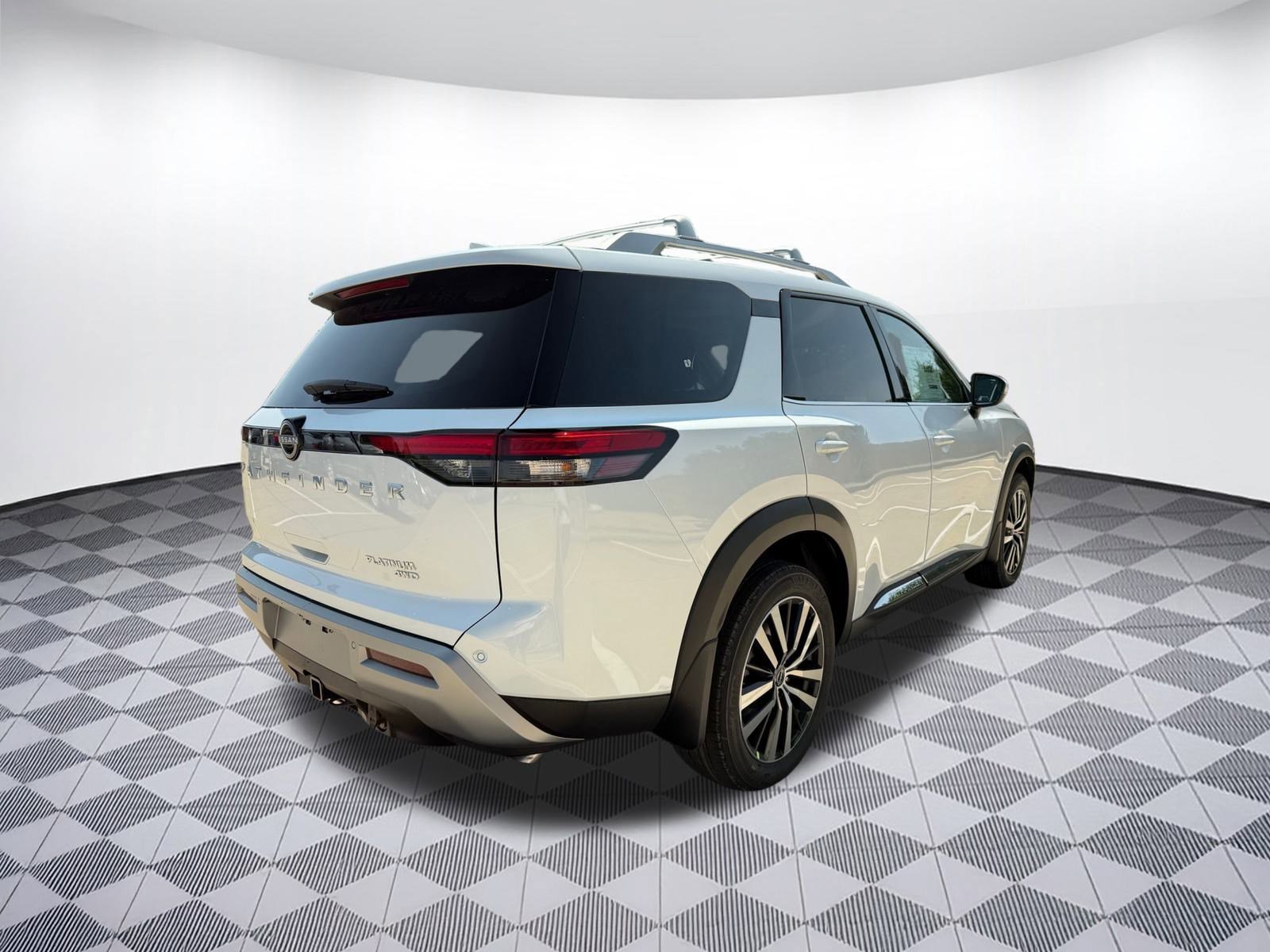 2025 Nissan Pathfinder Platinum photo 9