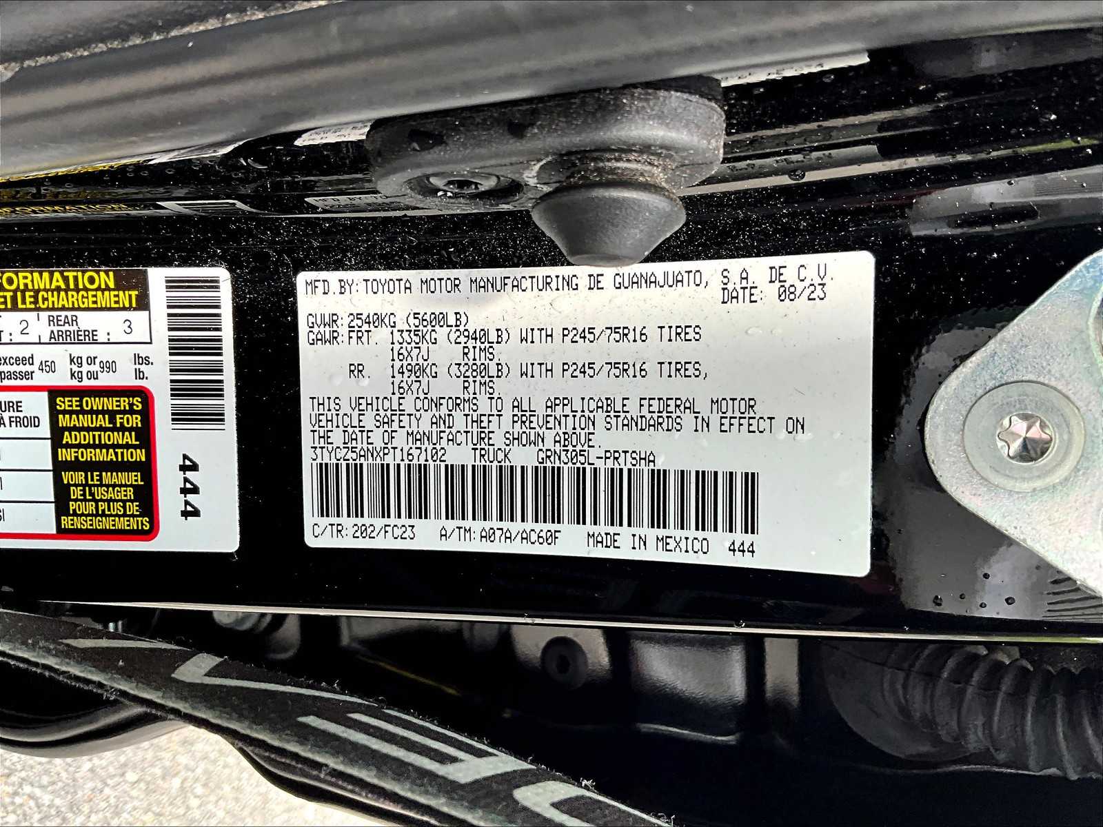 2023 Toyota Tacoma SR5 photo 35