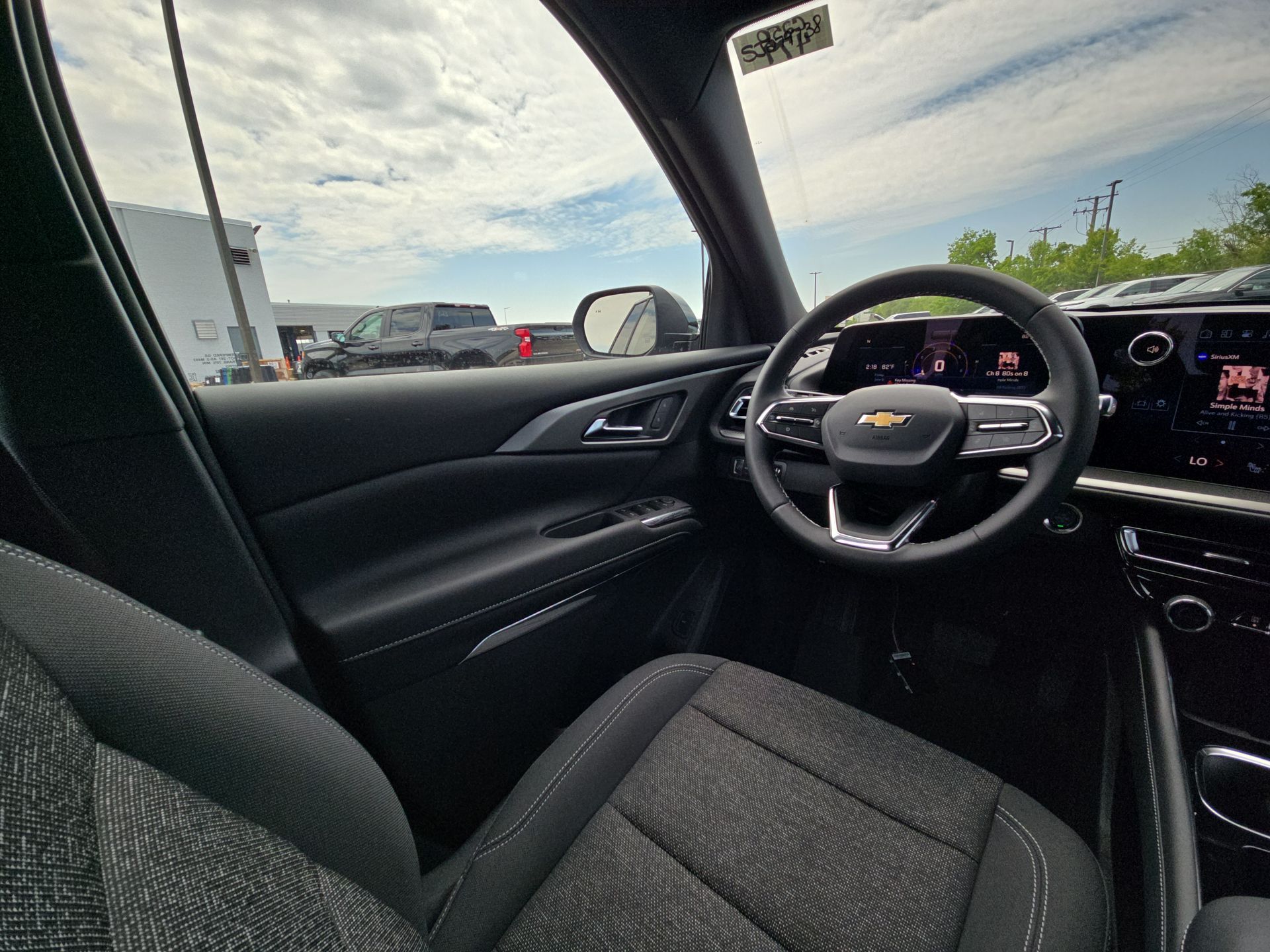 2025 Chevrolet Traverse photo 37