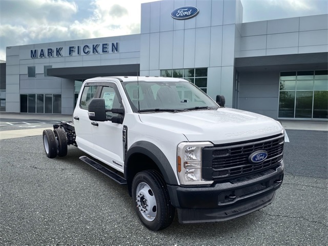 2026 Ford F-450 Super Duty Chassis Cab XL's photo