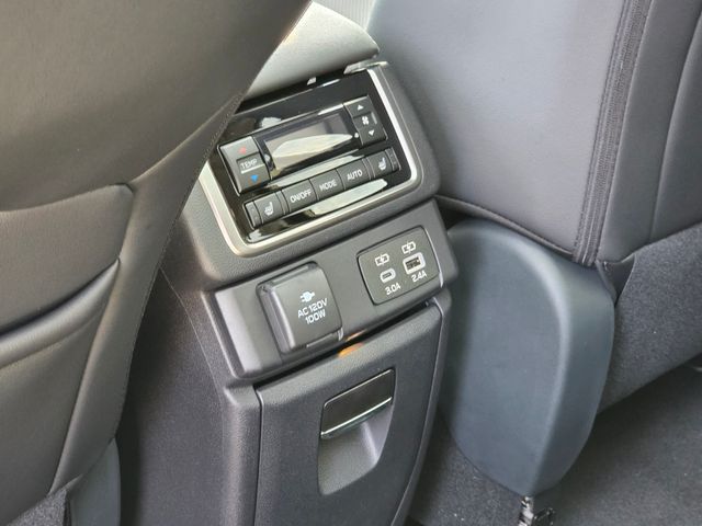 2025 Subaru Ascent Touring photo 17