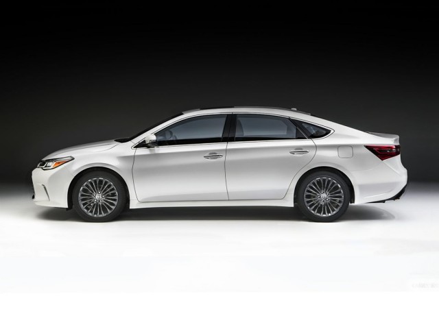 2017 Toyota Avalon XLE's photo