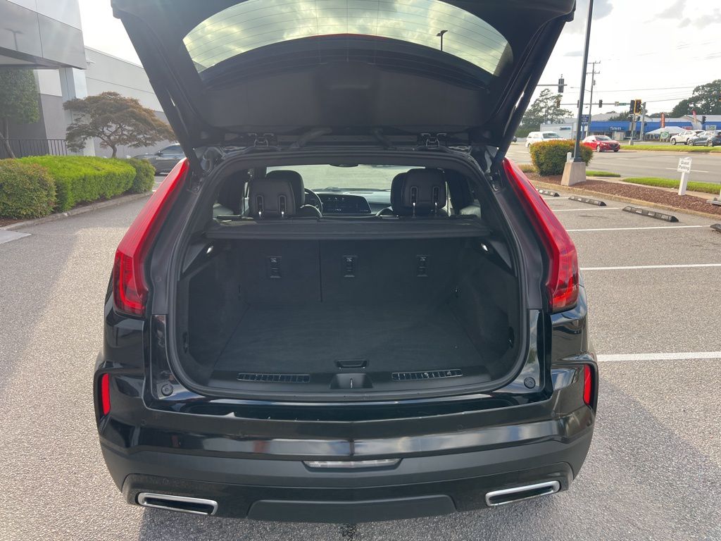 2024 Cadillac XT4 Premium Luxury photo 4