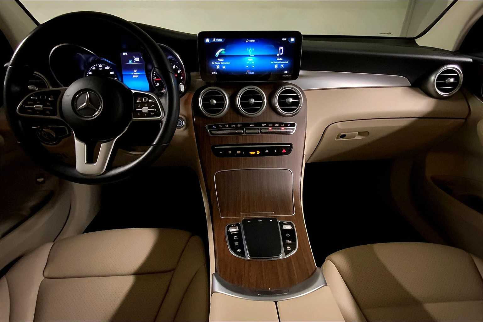 2022 Mercedes Benz GLC 300 photo 14