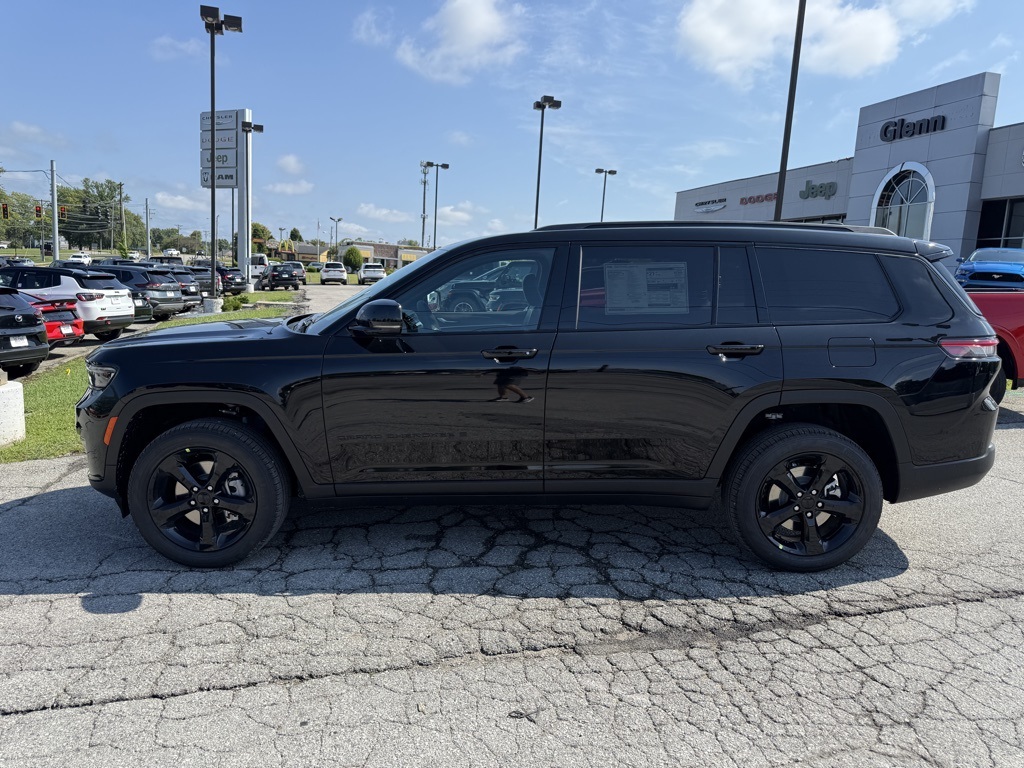 2025 Jeep Grand Cherokee Limited photo 9