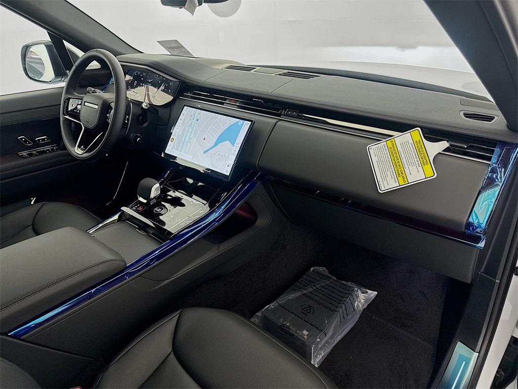 2025 Land Rover Range Rover Sport SE photo 20