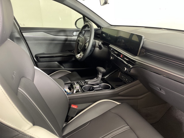 2026 Kia K5 GT-Line photo 14