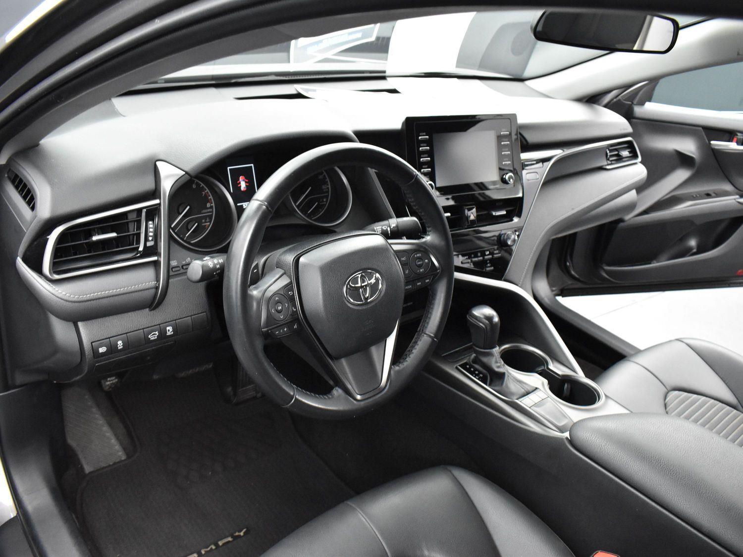 2022 Toyota Camry SE photo 15
